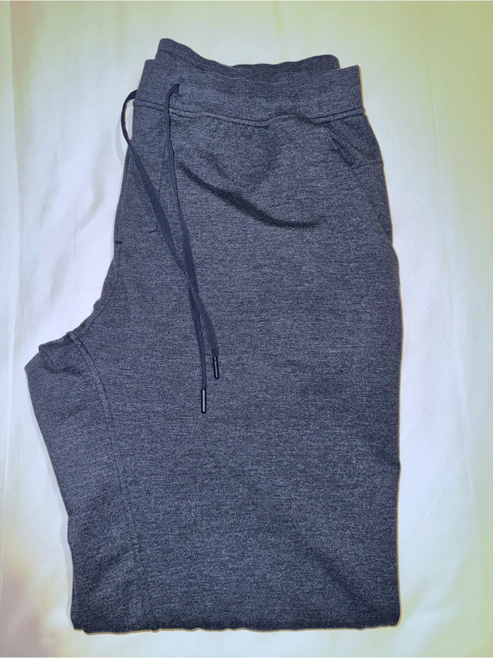 Men's Navy Lululemon Joggers size Large excellent condition